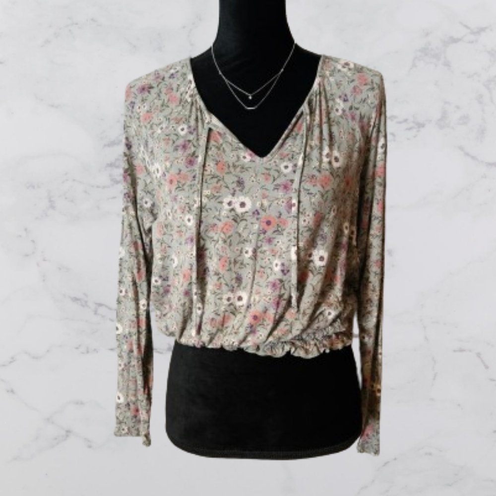 American Eagle women's medium top